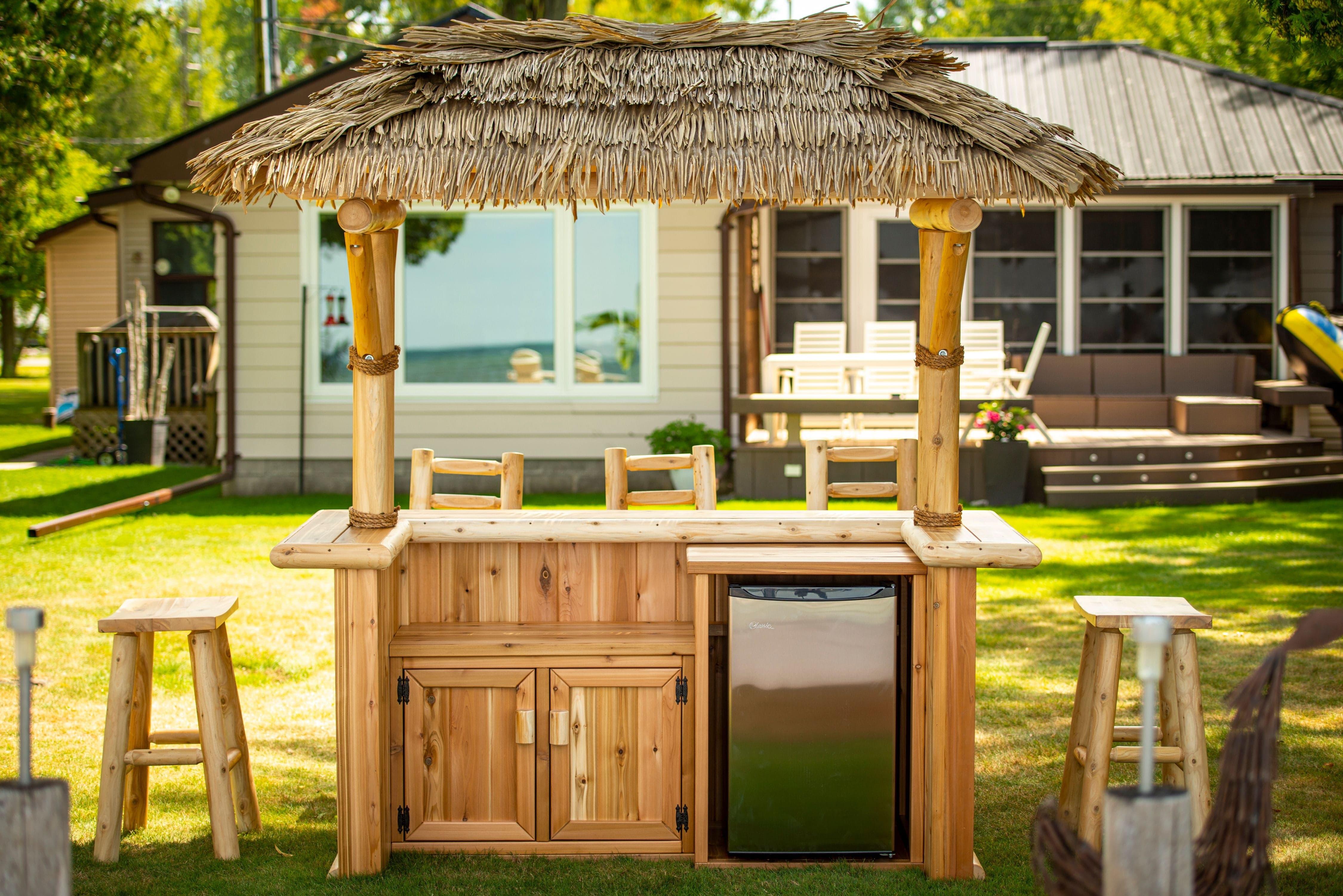 Dundalk Leisurecraft Canadian Timber Tropical Paradise Tiki Bar - Green Vista Living