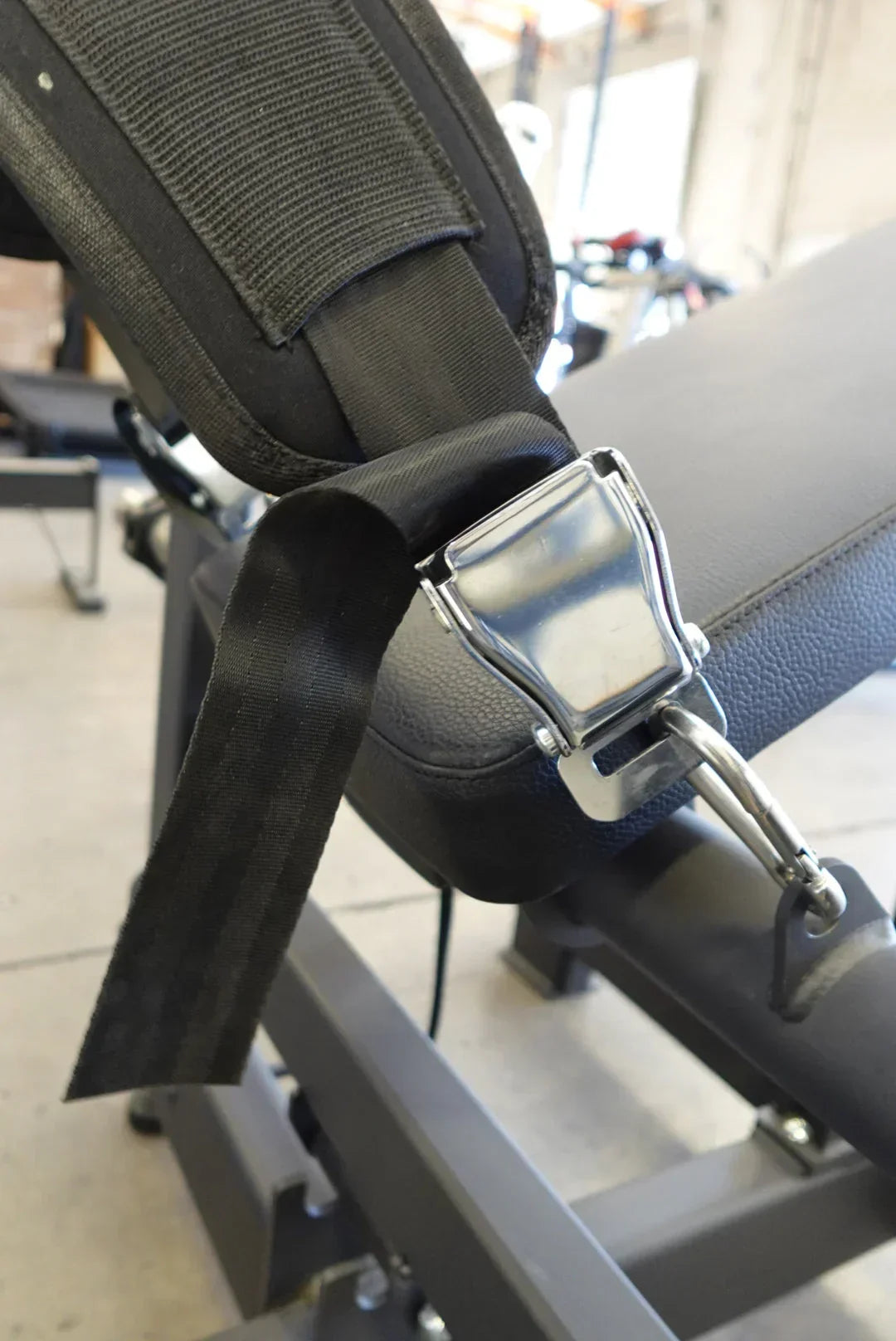 Plate Loaded Hip Thrust Glute Drive Machine (New) - Green Vista Living