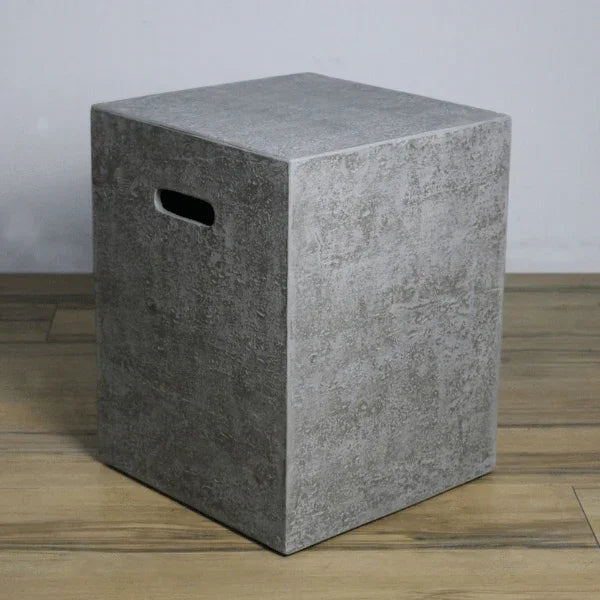 Elementi square tank cover, concrete finish, indoor wooden floor setting, side handle
