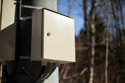 Signs Your Off-Grid Battery System Needs Replacement - Green Vista Living