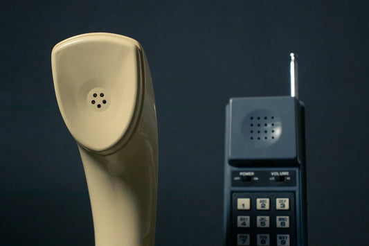 Tips for Purchasing a Satellite Phone for Emergency Uses - Green Vista Living