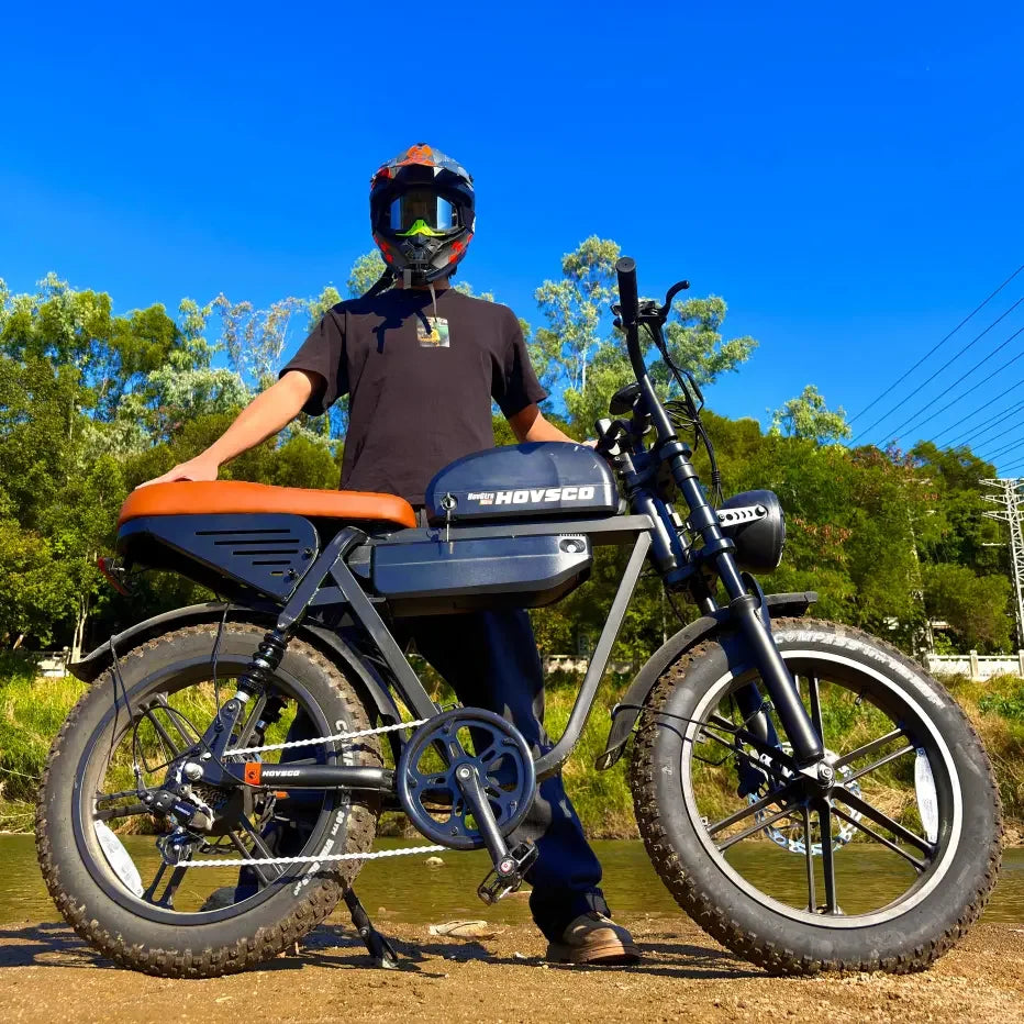 HOVSCO HovGtrs 1500W Moped-style Electric Bike - Green Vista Living