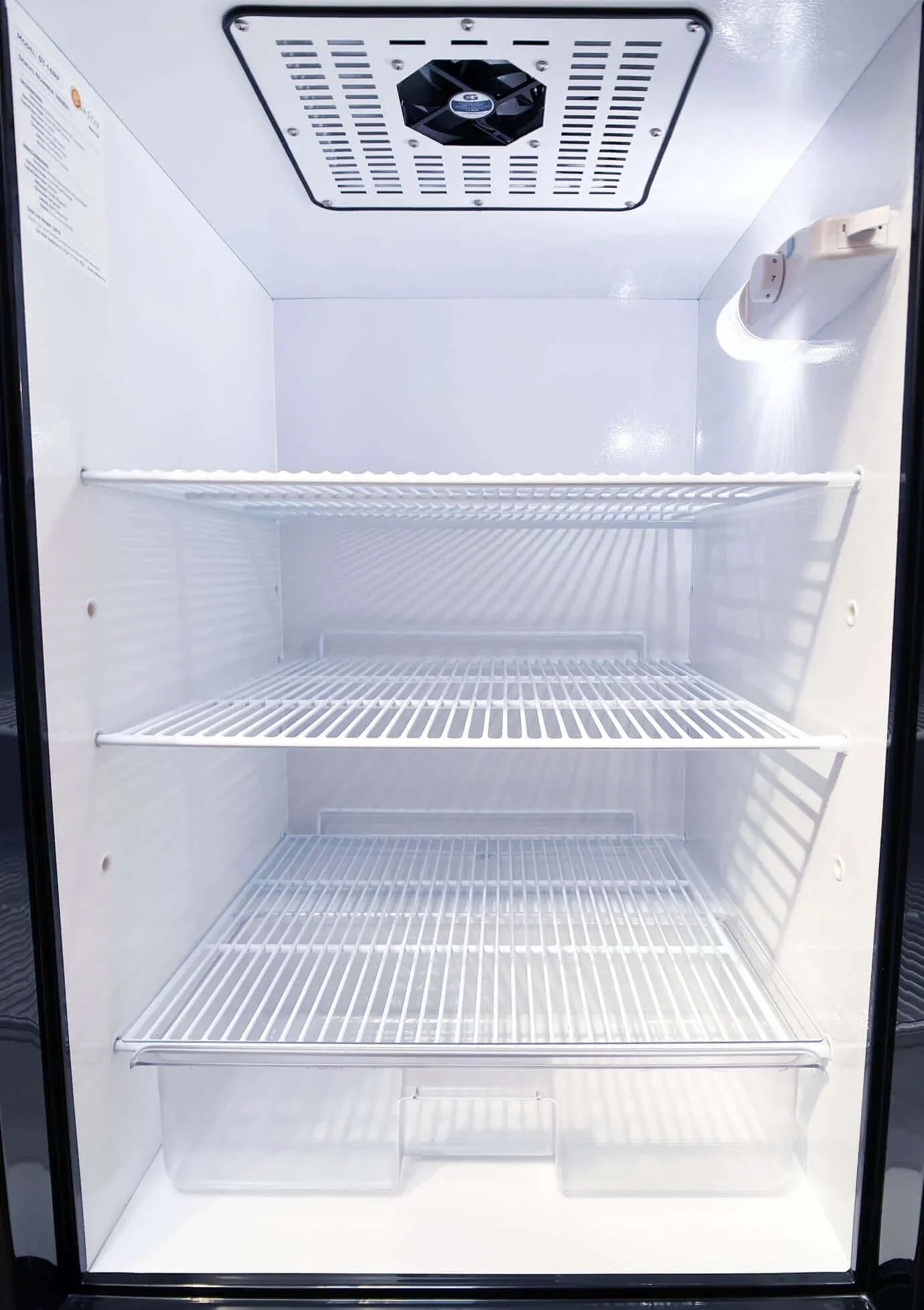 SunStar 16CU Solar/DC Refrigerator - Black SunStar